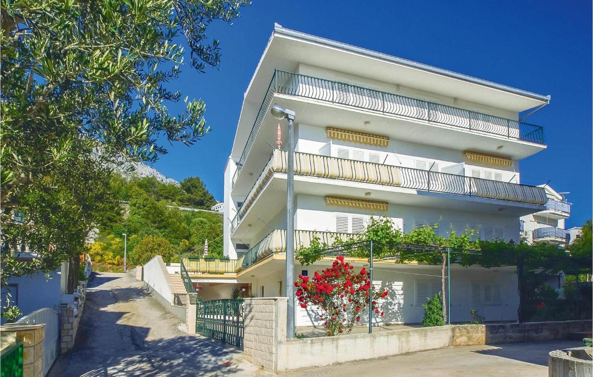 Beautiful Apartment In Omis With Wifi Extérieur photo