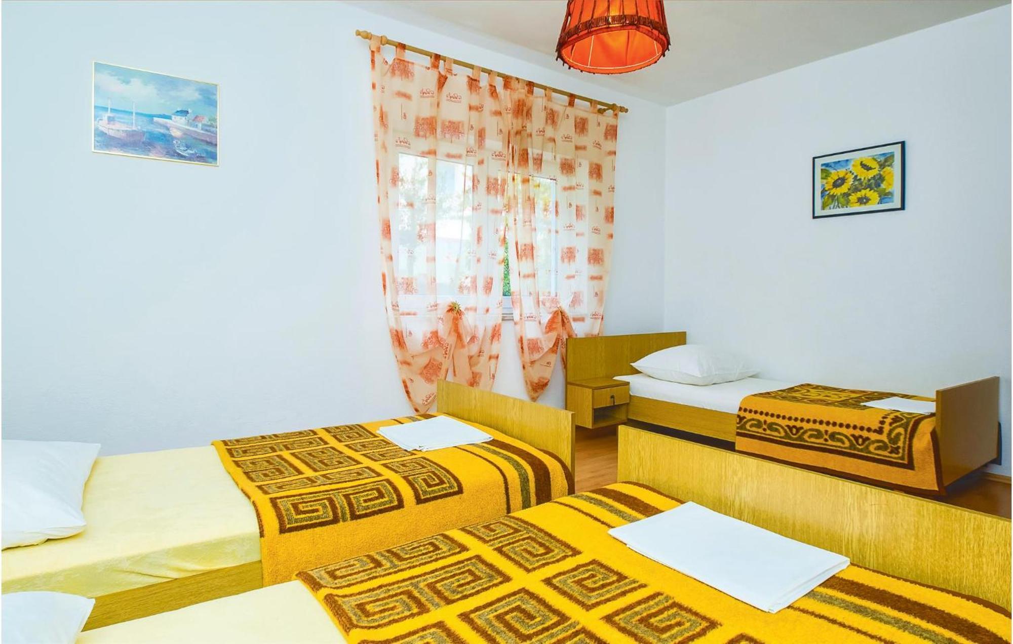 Beautiful Apartment In Omis With Wifi Extérieur photo