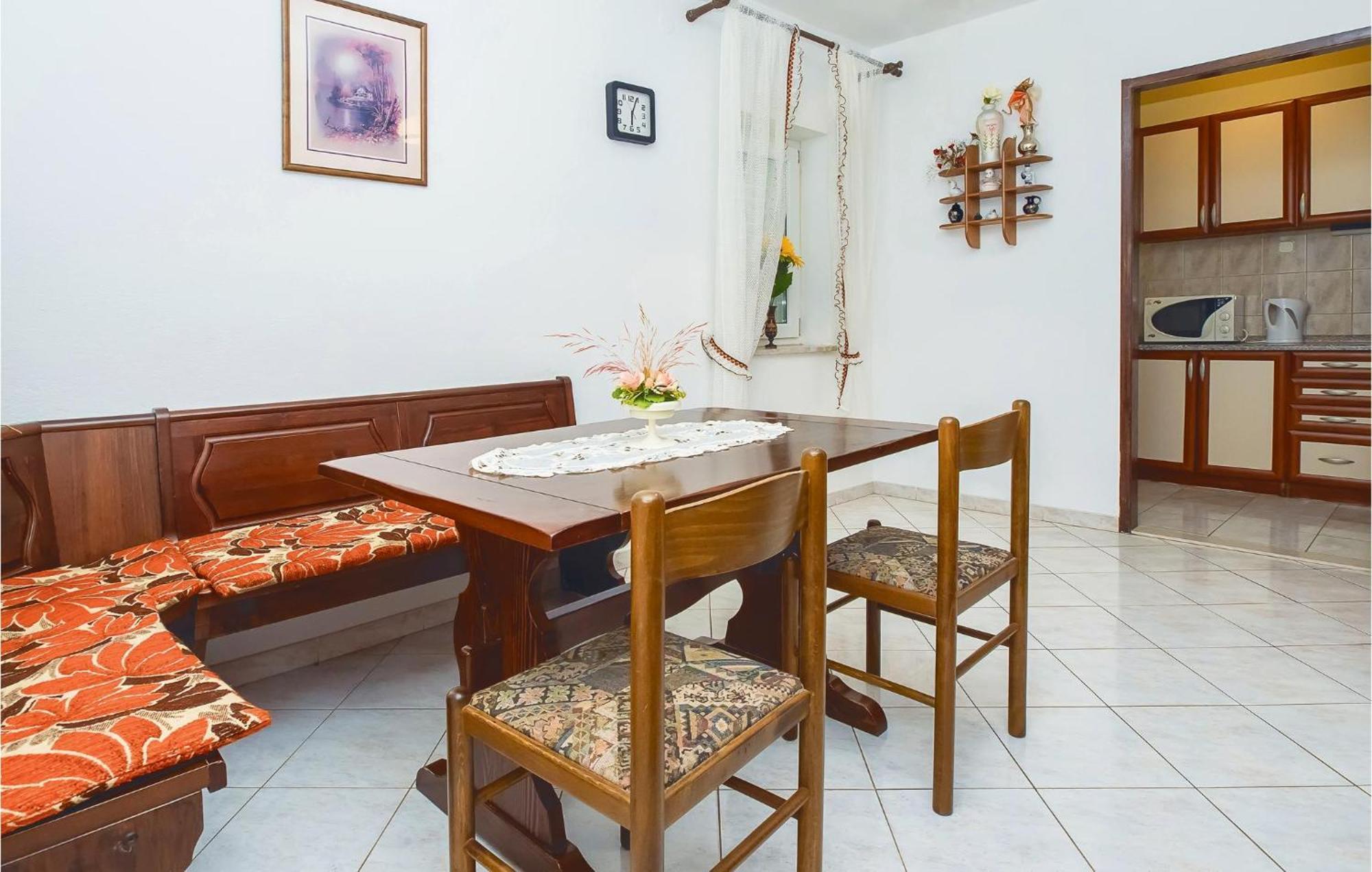 Beautiful Apartment In Omis With Wifi Extérieur photo