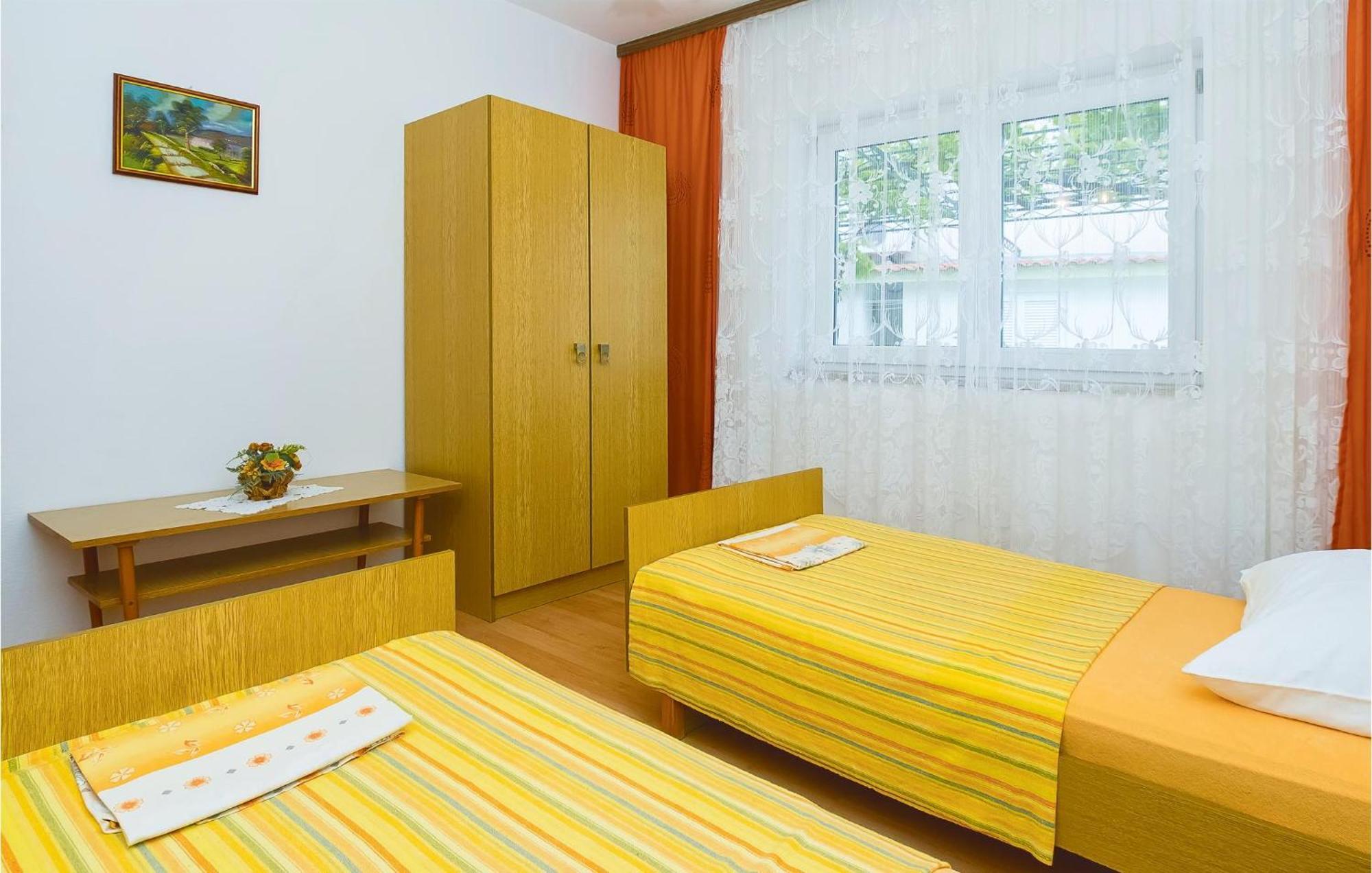 Beautiful Apartment In Omis With Wifi Extérieur photo