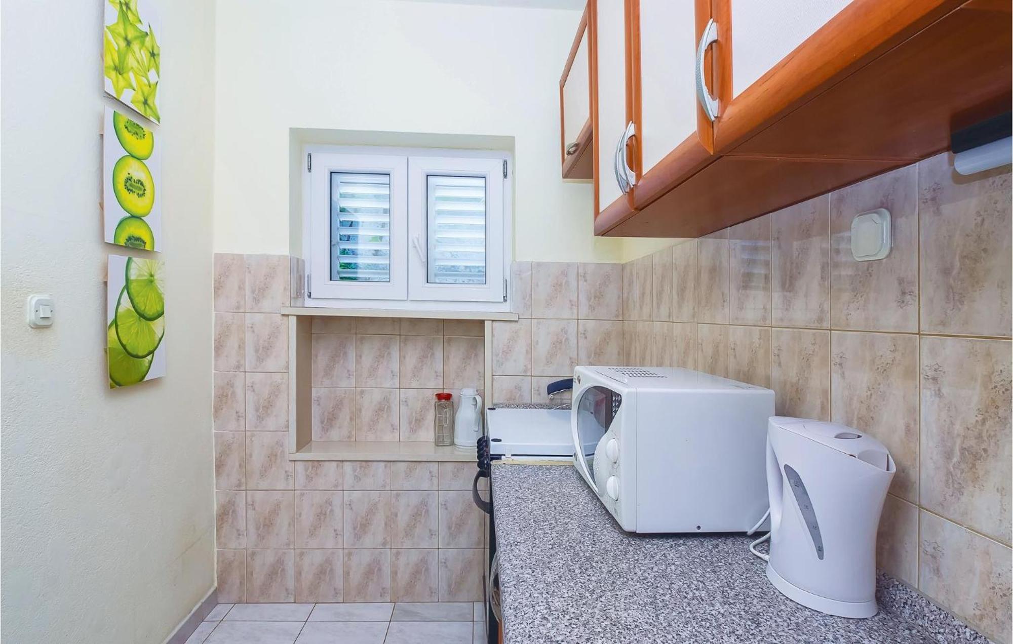 Beautiful Apartment In Omis With Wifi Extérieur photo