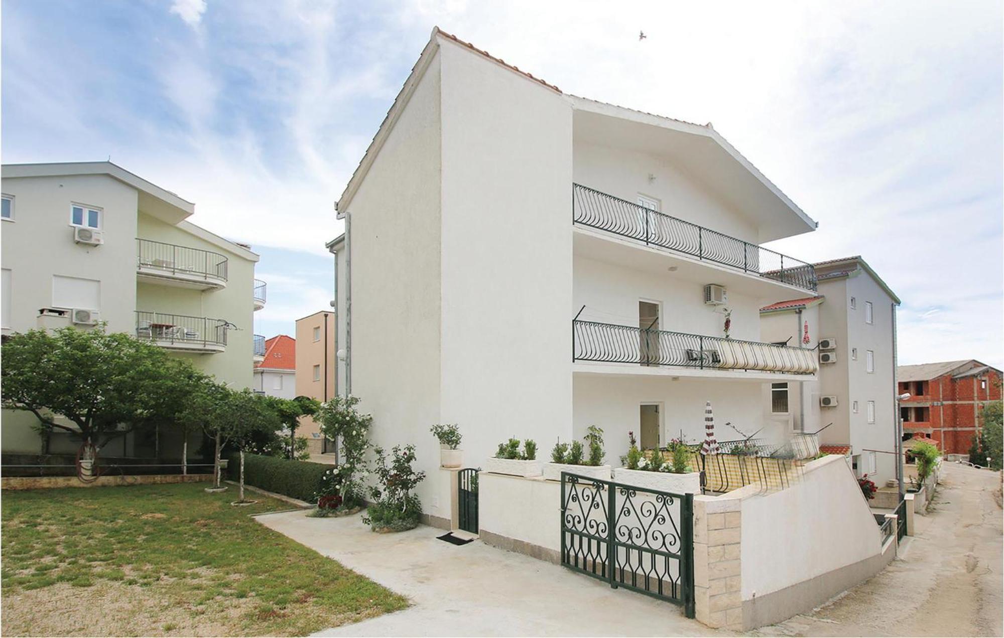 Beautiful Apartment In Omis With Wifi Extérieur photo